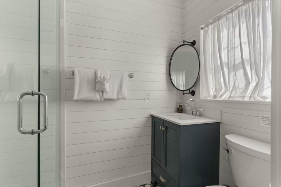 SSI Beach House + Private Pool & Hot Tub w/Bikes!-5