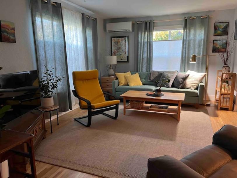 Entire vacation home in Eugene, Oregon 3 guests2 bedrooms2 beds2 baths-17