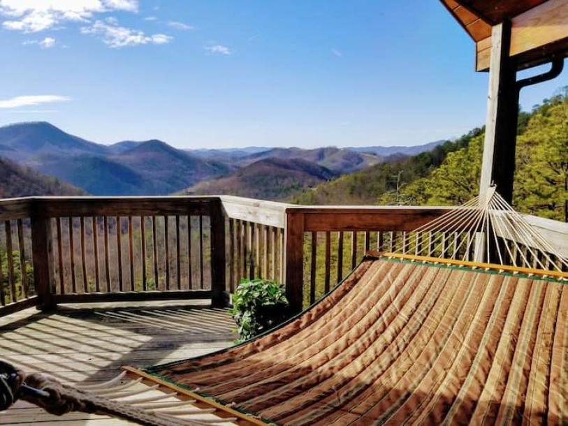 Entire cabin in Sevierville, Tennessee 2 guests1 bedroom1 bed2 baths-6