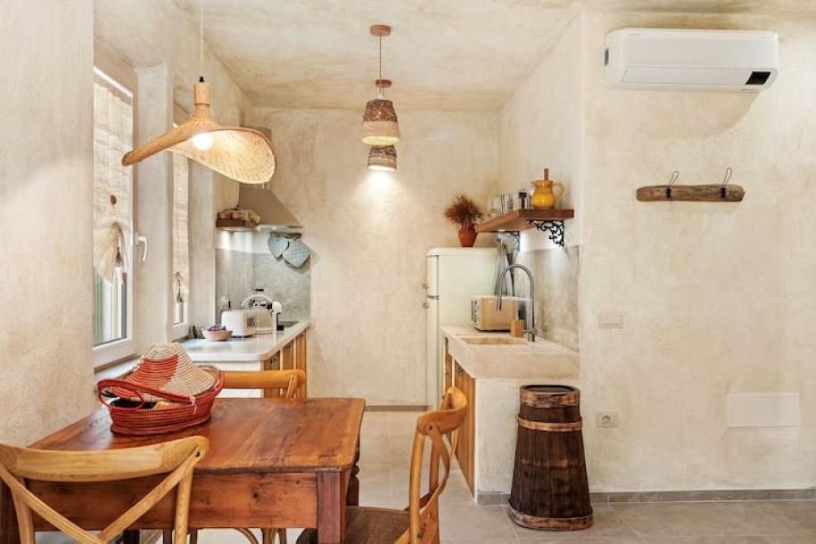 Entire vacation home in Petrignano del Lago, Italy 3 guests1 bedroom2 beds1 bath-10