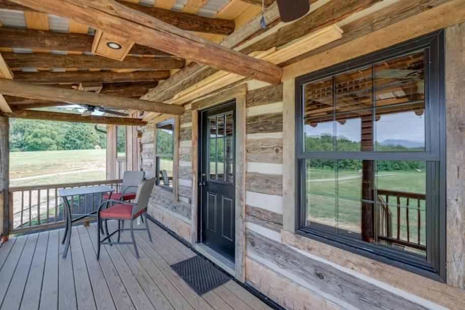 Entire cabin in Bedford, Virginia 2 guests1 bedroom1 bed1 bath-1