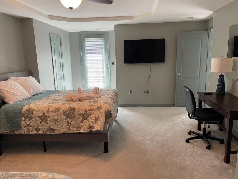 Entire home in Norfolk, Virginia 8 guests3 bedrooms5 beds2.5 baths-7
