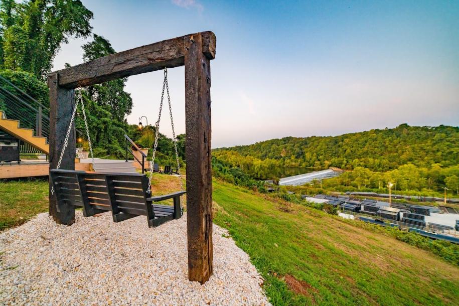 Train in Lynchburg, Virginia 3 guests1 bedroom2 beds1 bath-5