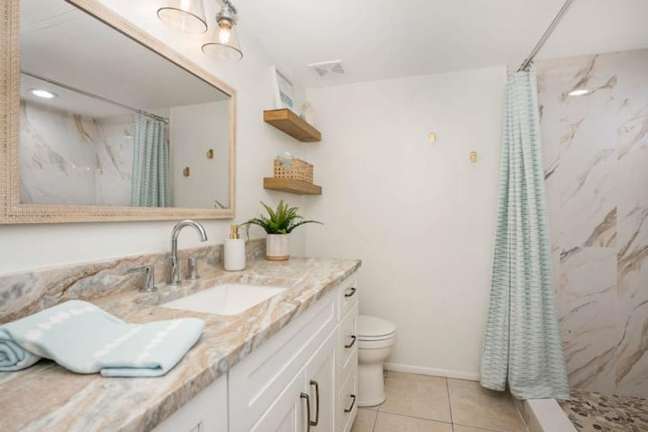 Luxury Beachside Condo · Half Mile from Beach-5