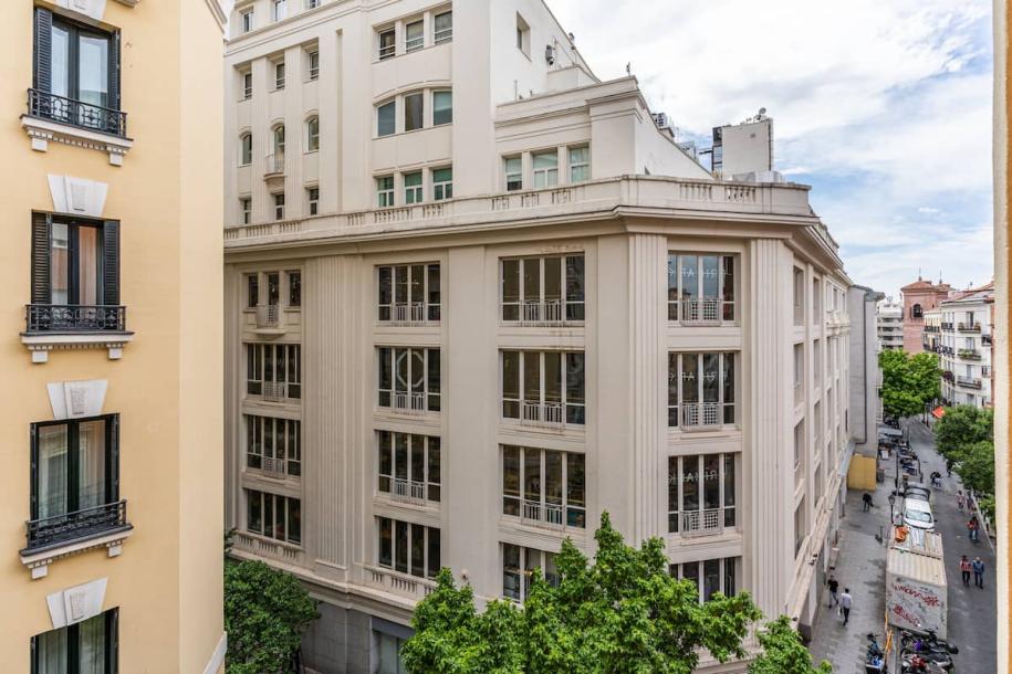 Entire rental unit in Madrid, Spain 2 guests1 bedroom1 bed1 bath-4