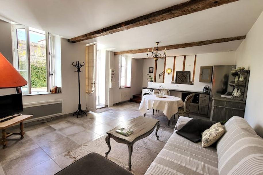 Entire home in Carcassonne, France 3 guests1 bedroom2 beds1 bath-17
