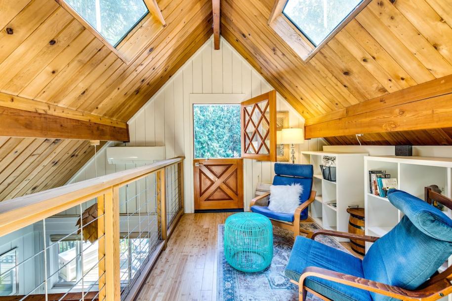 Entire chalet in Hansville, Washington 4 guests2 bedrooms2 beds2 baths-1