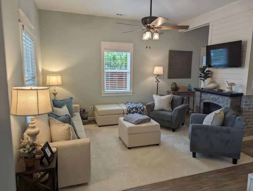 Entire home in Kingsport, Tennessee 6 guests2 bedrooms3 beds2 baths-12