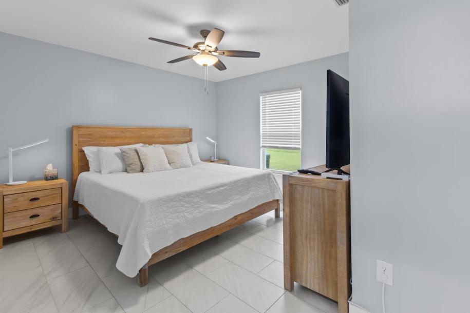 Entire home in Cape Coral, Florida 8 guests3 bedrooms7 beds2 baths-7