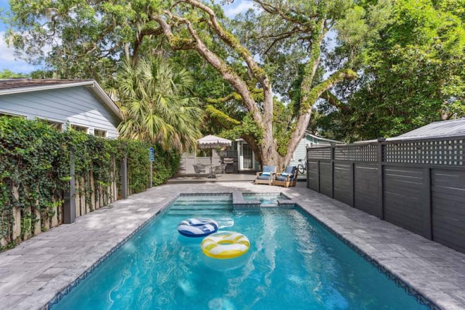 SSI Beach House + Private Pool & Hot Tub w/Bikes!-3