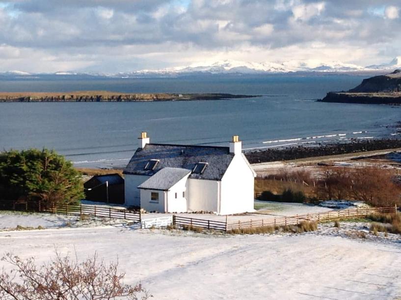 Entire cottage in Staffin, United Kingdom 4 guests2 bedrooms3 beds1.5 baths-1