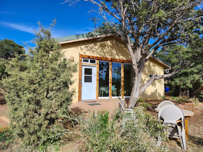Entire guesthouse in Santa Fe, New Mexico 2 guests1 bedroom2 beds1 bath-8