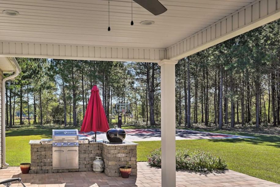 Entire home in Hopkins, South Carolina 6 guests2 bedrooms2 beds2.5 baths-3
