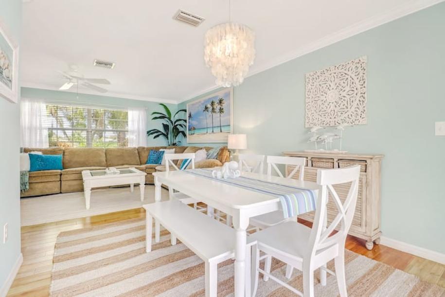 THE SEA PEARL Naples’ chic vacation retreat-15