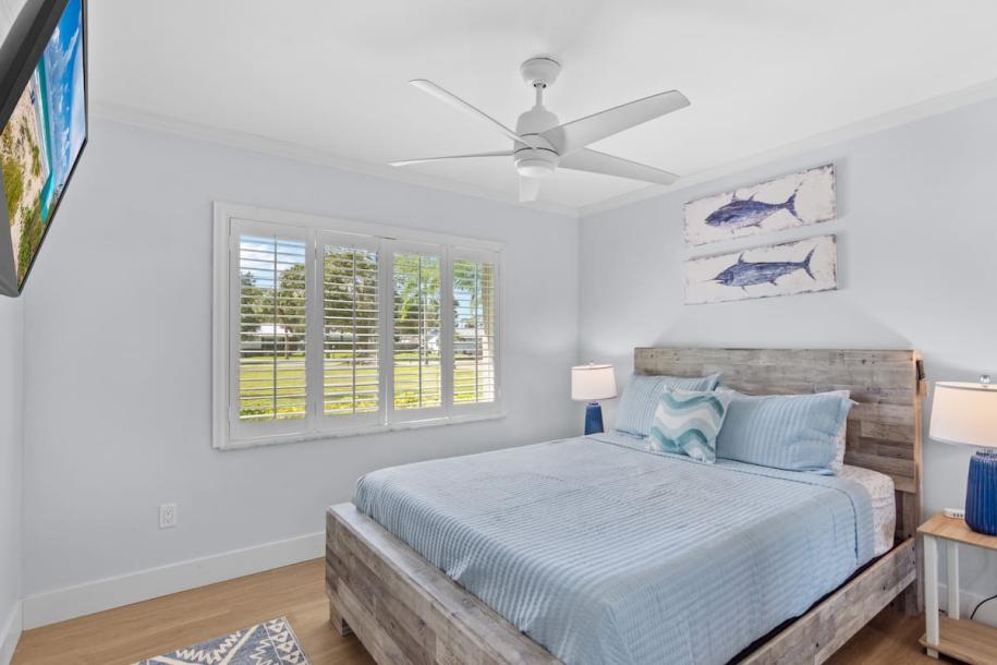 Spacious 5 BR Retreat with Game Room & Heated Pool-6
