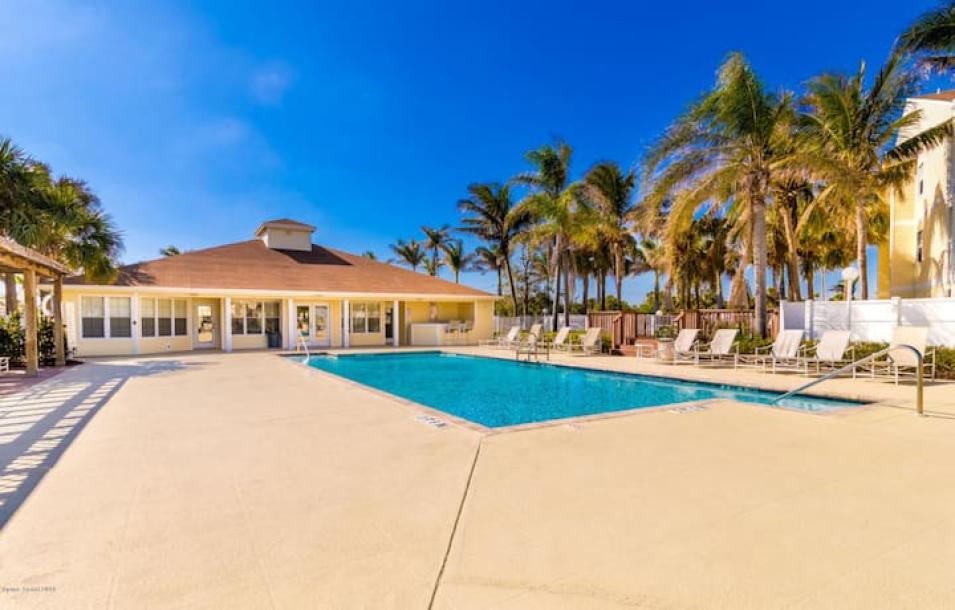 Luxury Beachside Condo · Half Mile from Beach-17