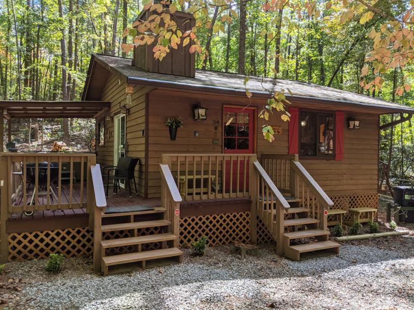 Entire cabin in Sautee Nacoochee, Georgia 4 guests2 bedrooms2 beds1 bath-0