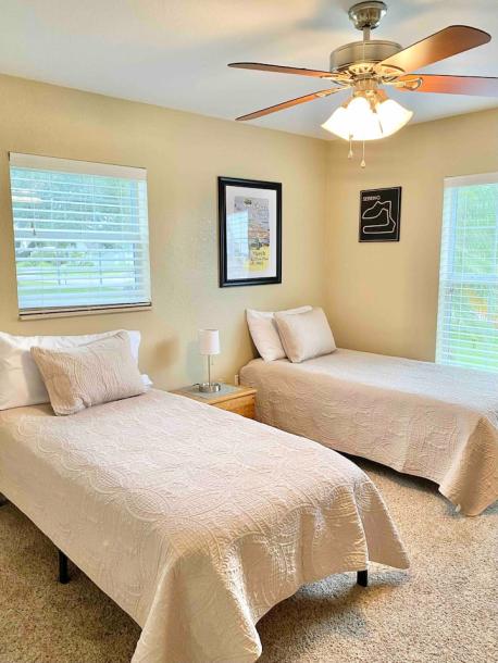 Entire home in Sebring, Florida 6 guests3 bedrooms3 beds2 baths-8