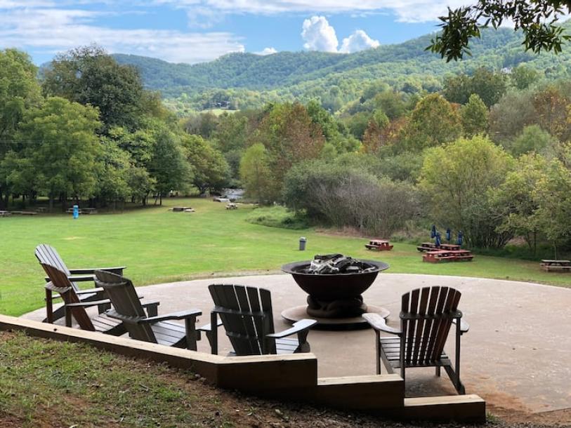 Entire cottage in Afton, Virginia 4 guests1 bedroom2 beds1 bath-3