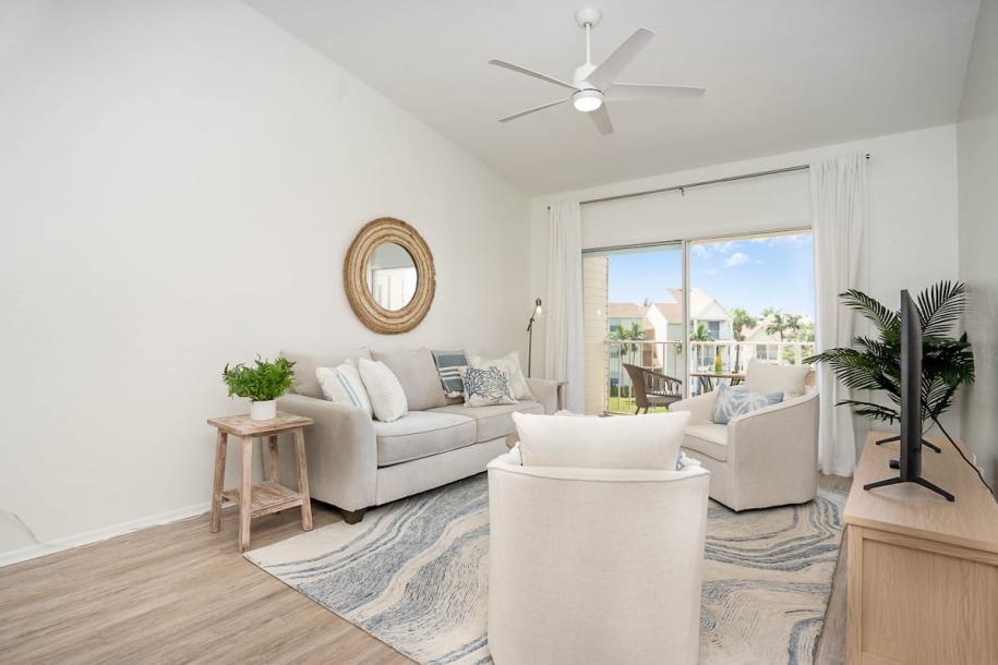 Luxury Beachside Condo · Half Mile from Beach-10