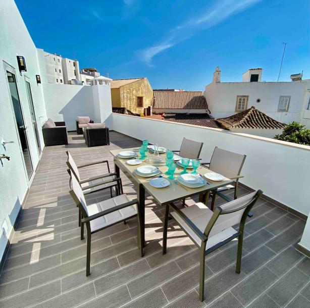 Entire rental unit in Faro, Portugal 5 guests1 bedroom3 beds1.5 baths-17