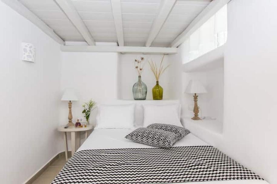 Entire rental unit in Naxos, Greece 5 guests2 bedrooms3 beds1.5 baths-13