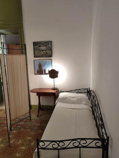 Room in Palermo, Italy 3 bedsDedicated bathroom-14