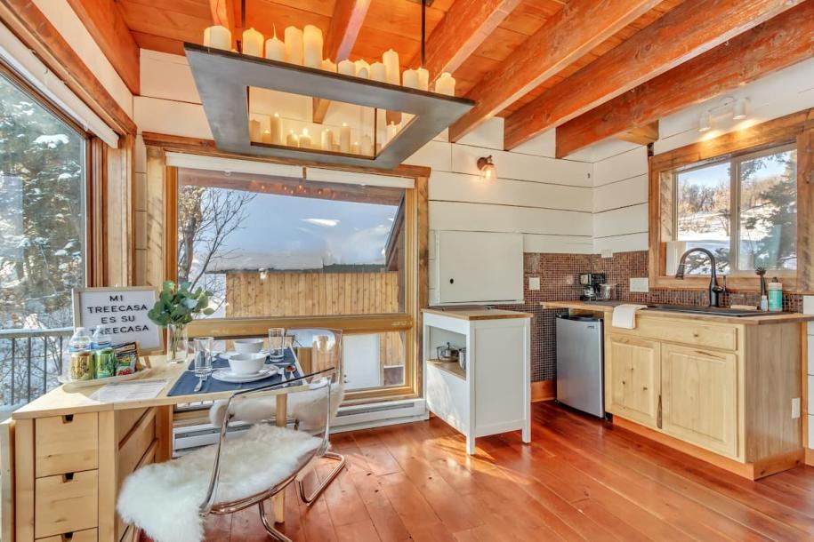 Treehouse in Park City, Utah 2 guests1 bedroom1 bed1 bath-9