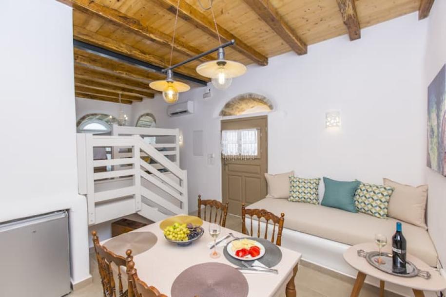 Entire rental unit in Naxos, Greece 5 guests2 bedrooms3 beds1.5 baths-18