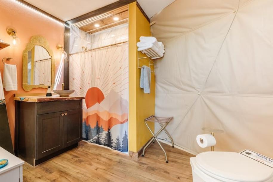 Dome in Travelers Rest, South Carolina 2 guests1 bedroom1 bed1 bath-6
