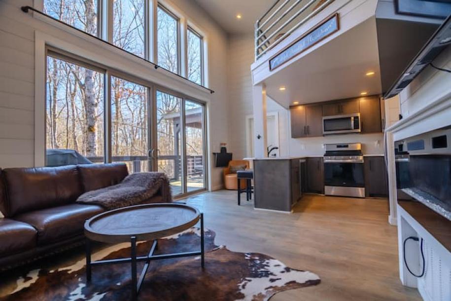 Tiny home in Tracy City, Tennessee 6 guests3 bedrooms2 beds2 baths-15