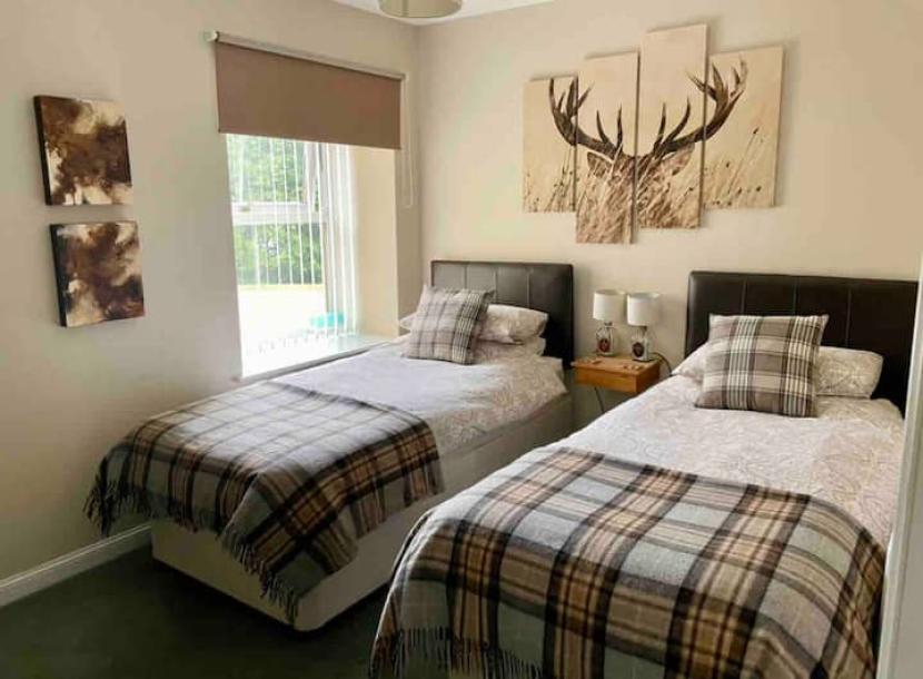 Entire cottage in Aberlour, United Kingdom 2 guests1 bedroom1 bed1 bath-8