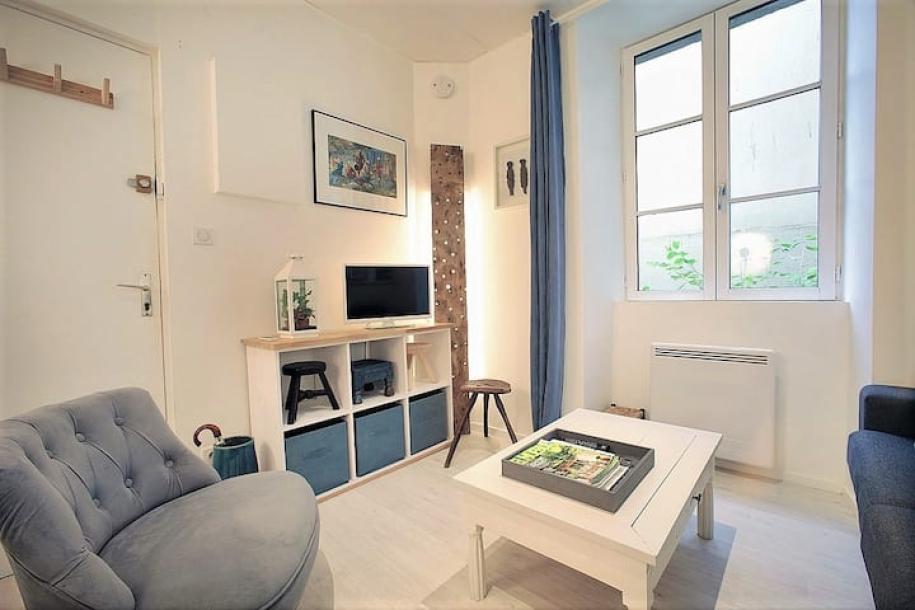 Entire rental unit in Quimper, France 2 guests1 bedroom1 bed1 bath-9