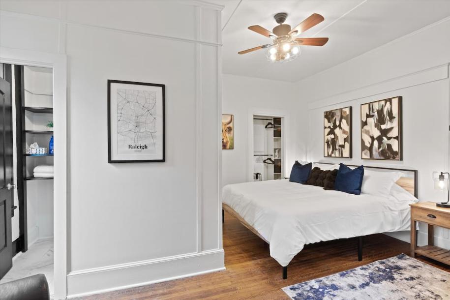 Entire serviced apartment in Raleigh, North Carolina 2 guests1 bedroom1 bed1 bath-6