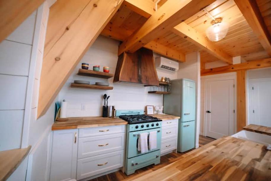 Entire cabin in French River, Canada 6 guests2 bedrooms4 beds1 bath-1