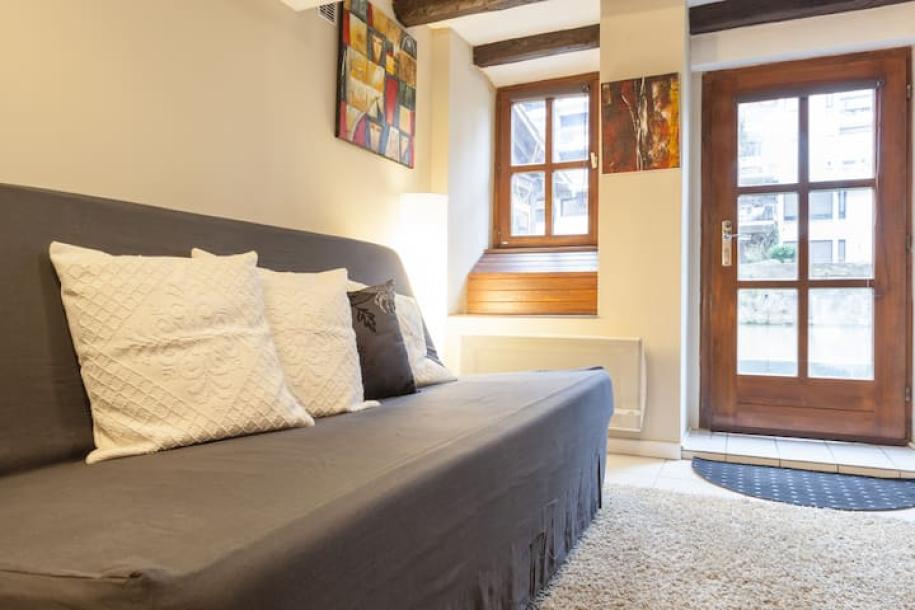 Entire rental unit in Strasbourg, France 3 guests1 bedroom2 beds1 bath-13