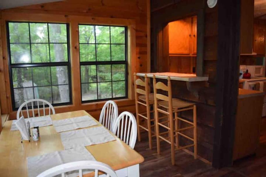 Entire cabin in Tellico Plains, Tennessee 4 guests2 bedrooms2 beds1 bath-10