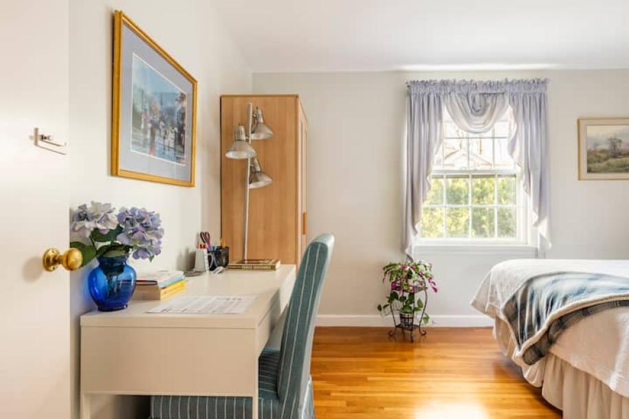 Entire guest suite in Winchester, Massachusetts 2 guests1 bedroom1 bed1 bath-8
