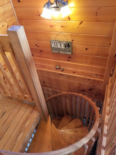 Entire cabin in Sevierville, Tennessee 2 guests1 bedroom1 bed2 baths-1