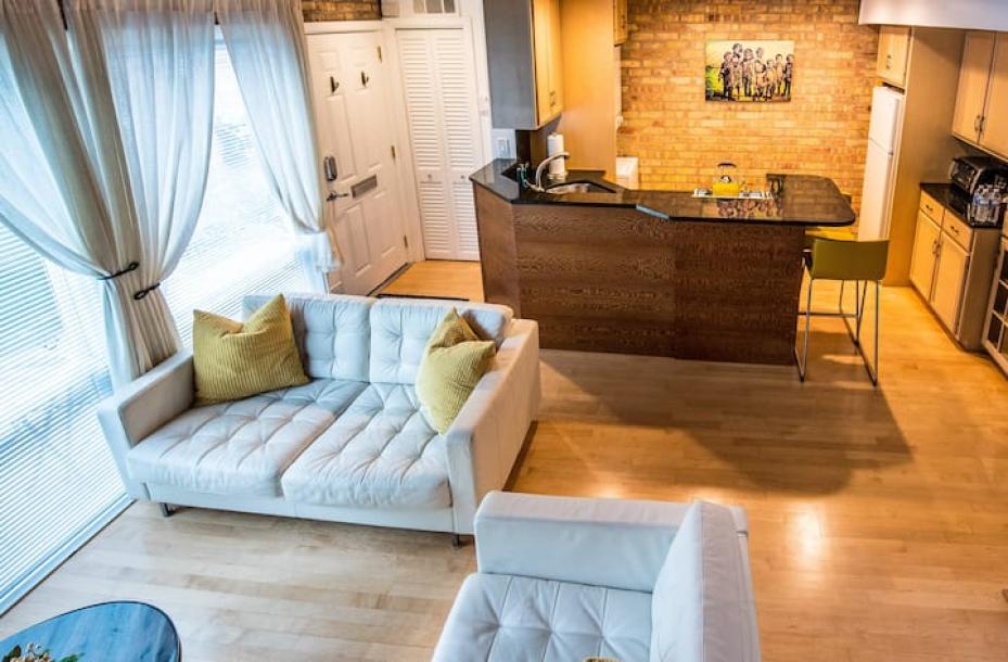 Entire condo in Chicago, Illinois 2 guests1 bedroom1 bed1 bath-7