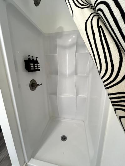 Shipping container in Austin, Texas 2 guests1 bedroom1 bed1 bath-8