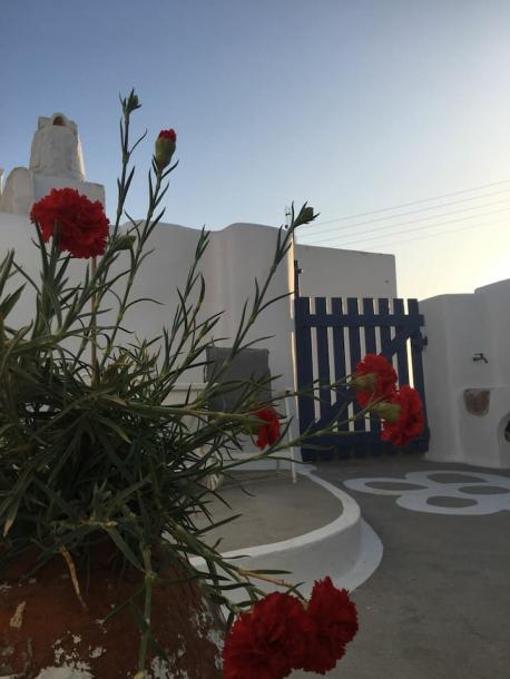 Cycladic home in Pyrgos Kallistis, Greece 3 guests1 bedroom1 bed1.5 baths-1