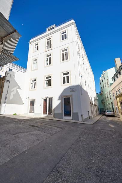 Entire loft in Lisboa, Portugal 2 guests1 bedroom1 bed2 baths-10