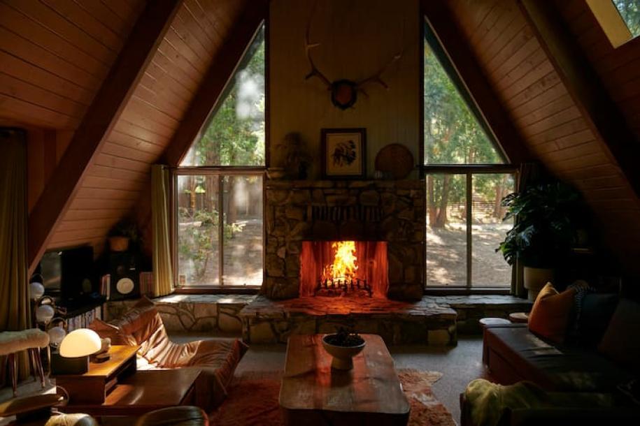 Entire cabin in Idyllwild-Pine Cove, California 4 guests2 bedrooms3 beds1 bath-1