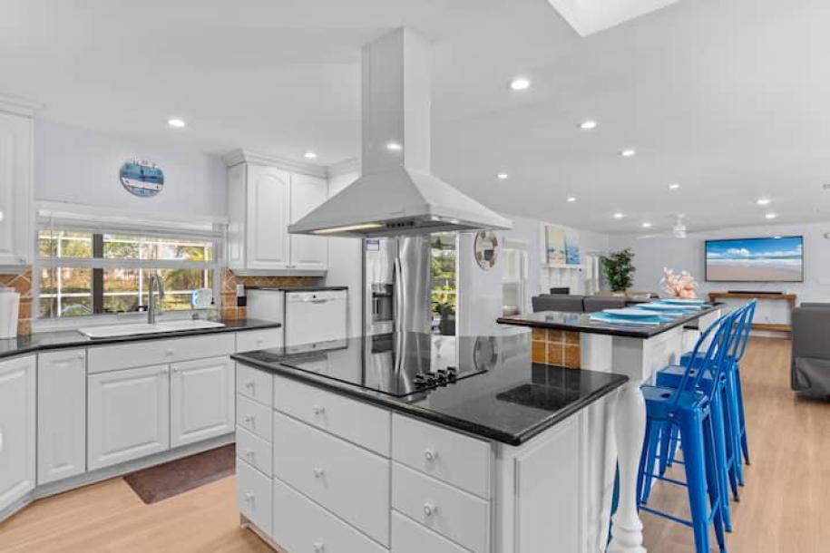 Spacious 5 BR Retreat with Game Room & Heated Pool-10