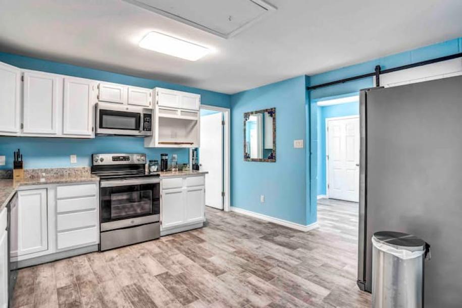 Entire home in Belton, Texas 6 guests2 bedrooms2 beds1 bath-14
