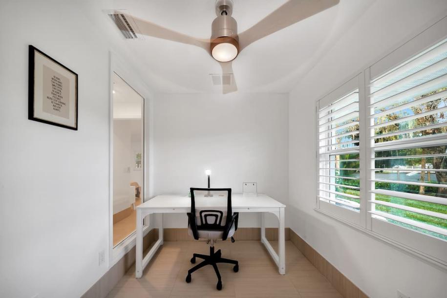 Elegant Waterside Haven - 3BR Pool House-1