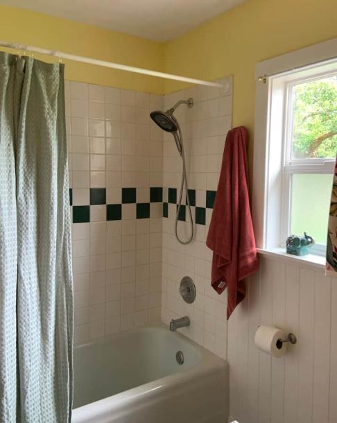 Entire vacation home in Eugene, Oregon 3 guests2 bedrooms2 beds2 baths-7