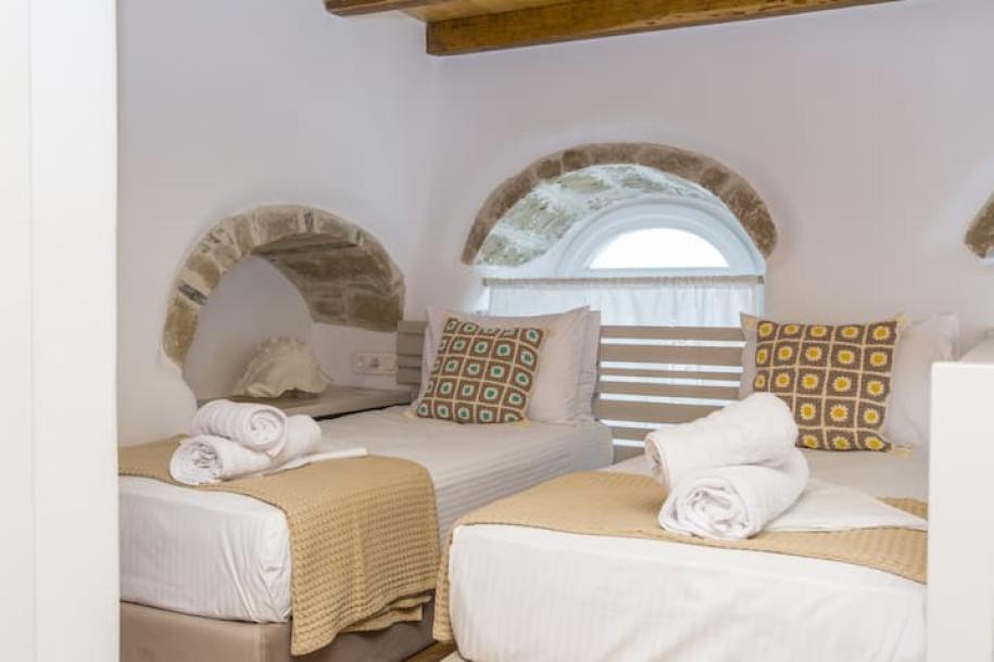 Entire rental unit in Naxos, Greece 5 guests2 bedrooms3 beds1.5 baths-15