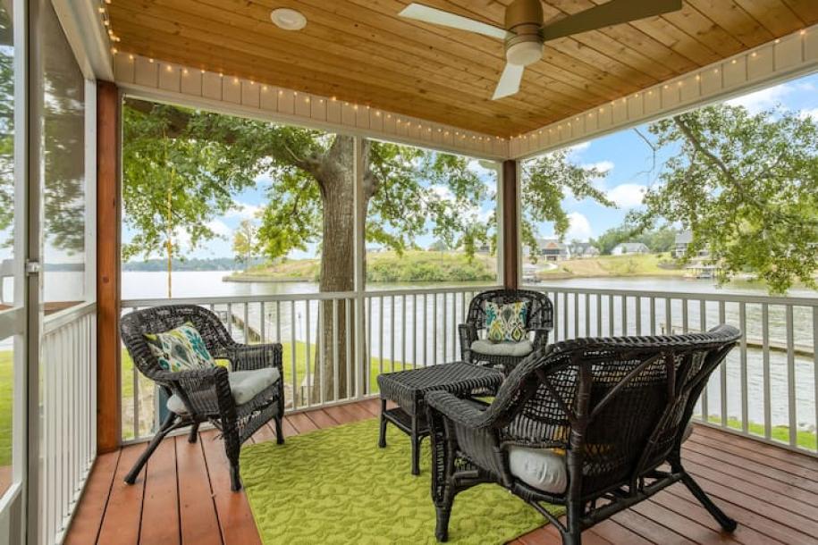 Entire home in Waterloo, South Carolina 10 guests4 bedrooms8 beds2 baths-5